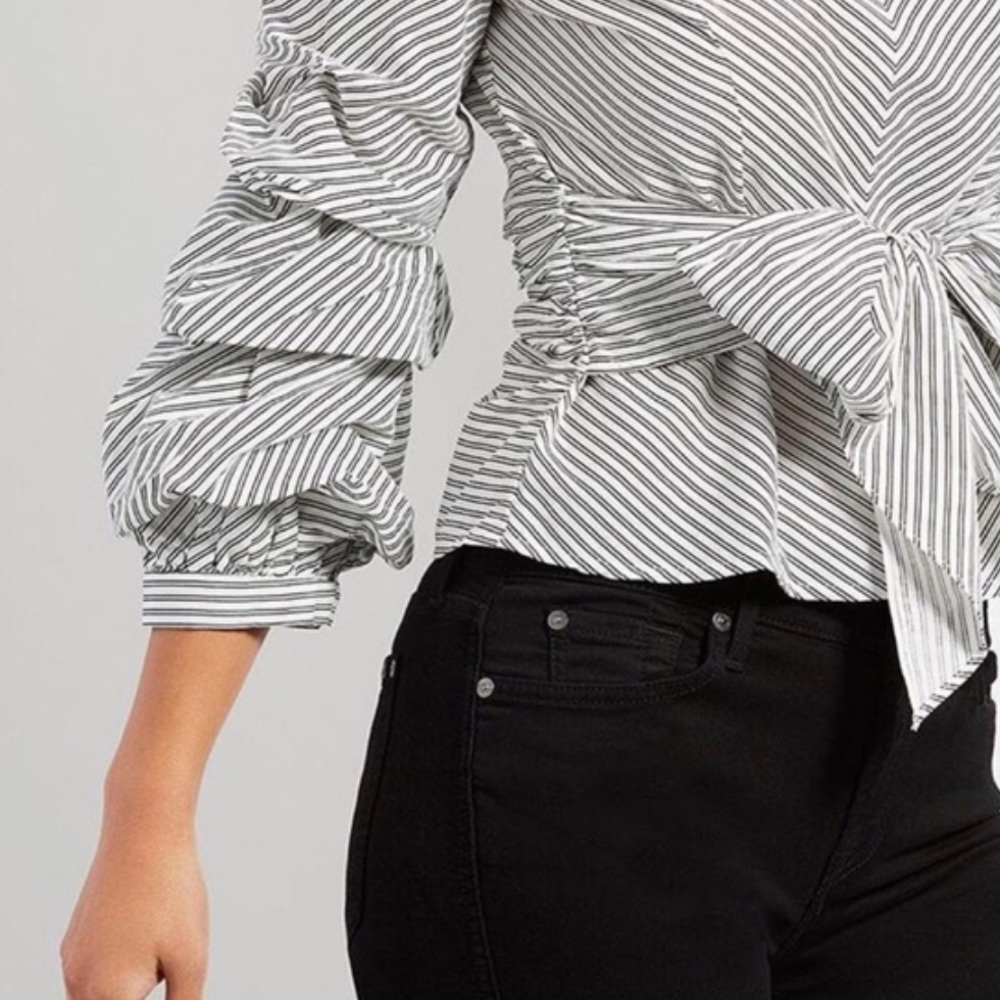 NWT Ruffle Sleeve Top - Picture 5 of 12